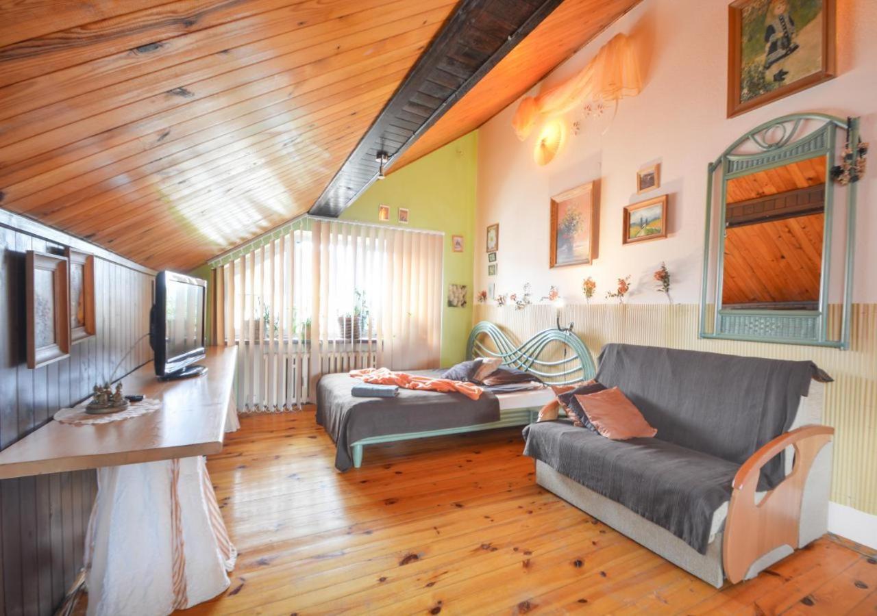 Albergue Dom Tu I Teraz Lublin Exterior foto