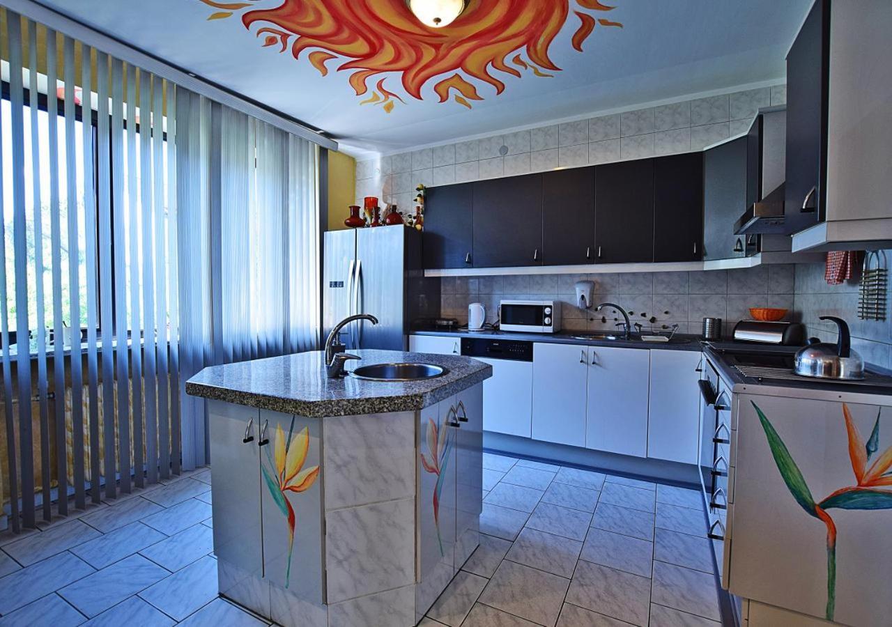 Albergue Dom Tu I Teraz Lublin Exterior foto